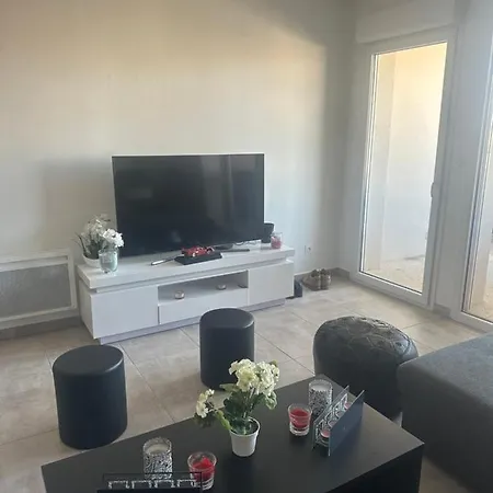 Super Appt 300 M De La Plage Apartment